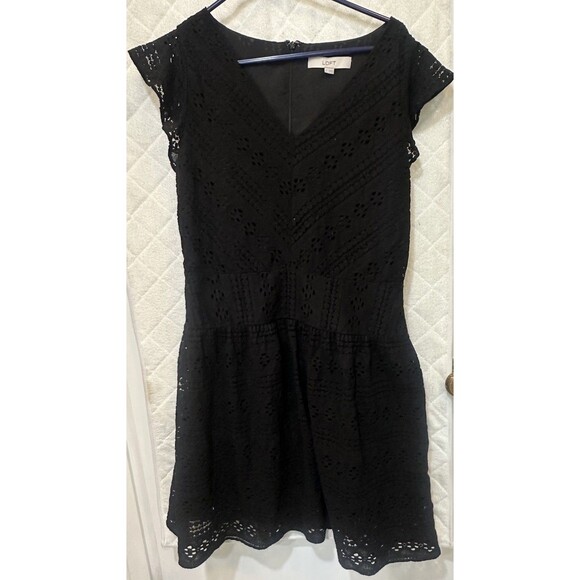 LOFT Dresses & Skirts - Ann Taylor LOFT Fit Flare Black Eyelet Lace V-neck Ruffle Sleeve Lined Size 8
